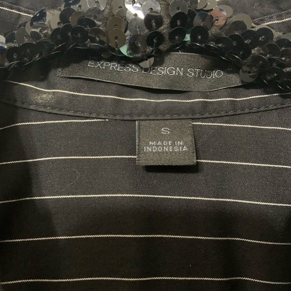 Express Design Studio Button down blouse. - Picture 2 of 2